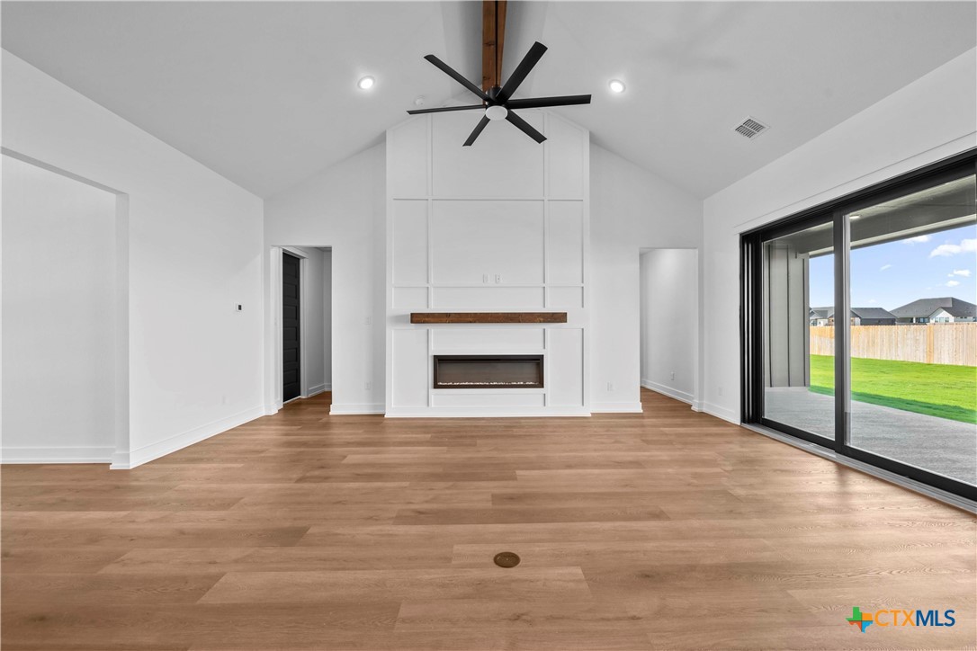 6842 Lacey Oak Road Salado, TX 76571 - Photo 20 of 39 Please note: These interior photos are not of the actual home but are from a previously completed home with a similar floor plan. Finishes, features, and layout may vary.*