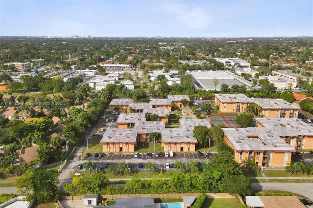 $249,999 | 9459 Southwest 76th Street, Unit R7, Miami, FL 33173