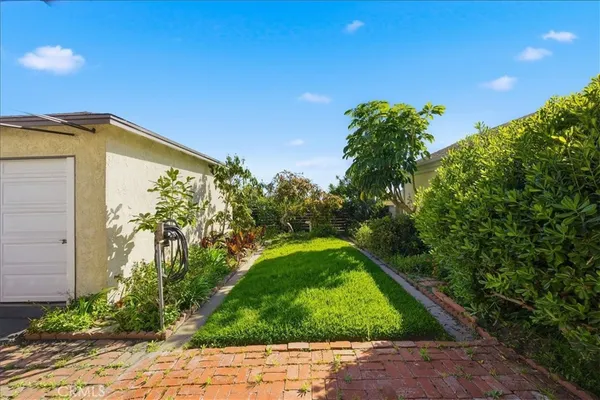 $4,995 | 819 North Maria Avenue, Redondo Beach, CA 90277