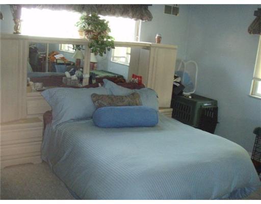 476 Woodland Road Pittsburgh, PA 15237 - Photo 11 of 17 Master Bedroom. Master bedroom has a private ensuite bathroom