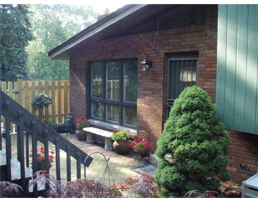 476 Woodland Road Pittsburgh, PA 15237 - Photo 5 of 17 Land/Lot. Beautiful private entrance with beautiful shrubbs & flowers
