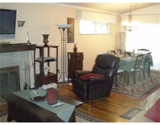 476 Woodland Road Pittsburgh, PA 15237 - Photo 9 of 17 Living Room. Open floor plan with gas firreplace