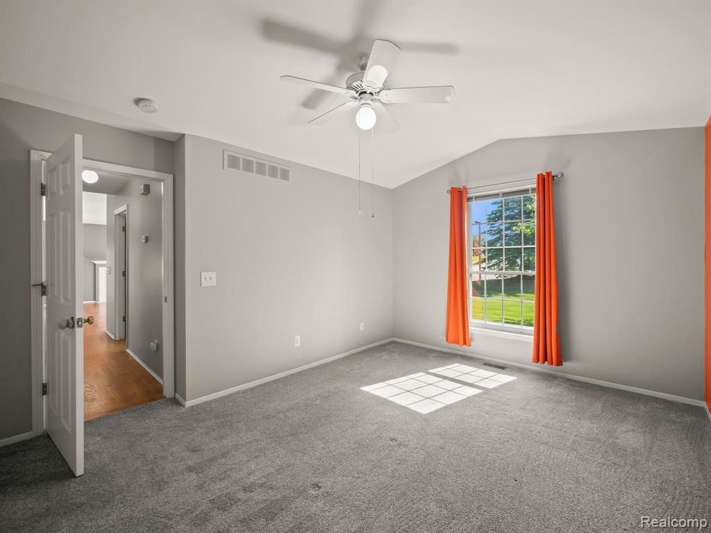 3169 High Pointe Ridge Road Lake Orion, MI 48359 - Photo 18 of 31