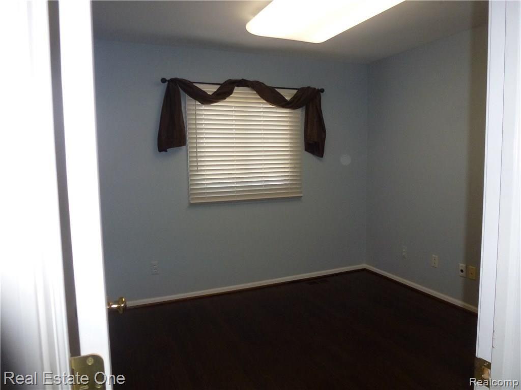 4139 Barnes Court Rochester, MI 48306 - Photo 17 of 29 Playroom/2nd Office