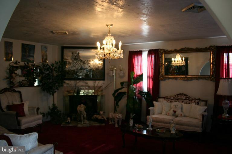 3183 Pomona Road Colonial Beach, VA 22443 - Photo 11 of 23 Living Room