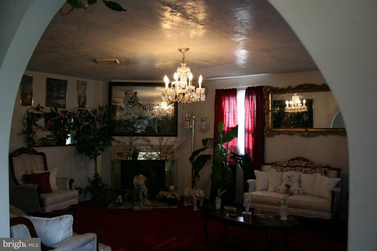 3183 Pomona Road Colonial Beach, VA 22443 - Photo 12 of 23 Living Room