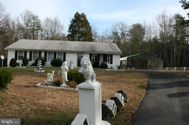 3183 Pomona Road Colonial Beach, VA 22443 - Photo 3 of 23 Exterior (Front)