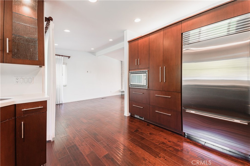 105 West Kenneth Road Glendale, CA 91202 - Photo 16 of 48 a view of hallway with wooden floor