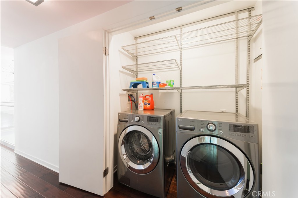 105 West Kenneth Road Glendale, CA 91202 - Photo 23 of 48 a utility room with dryer and washer
