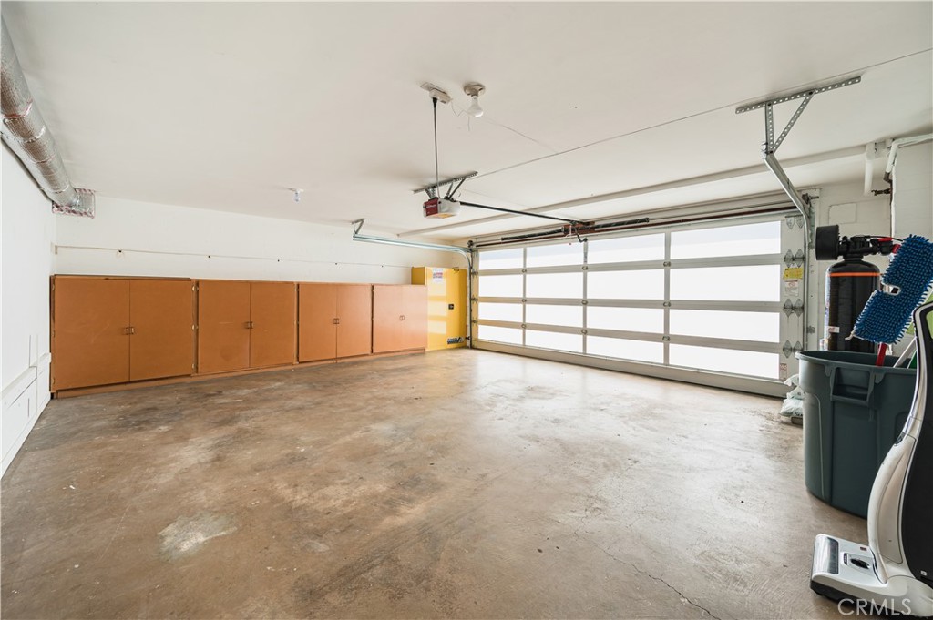 105 West Kenneth Road Glendale, CA 91202 - Photo 45 of 48 a view of a garage