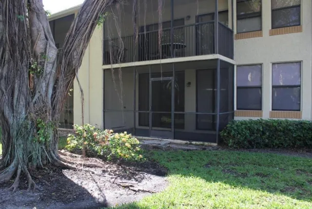 $260,000 | 1256 South Military Trail, Unit 911, Deerfield Beach, FL 33442