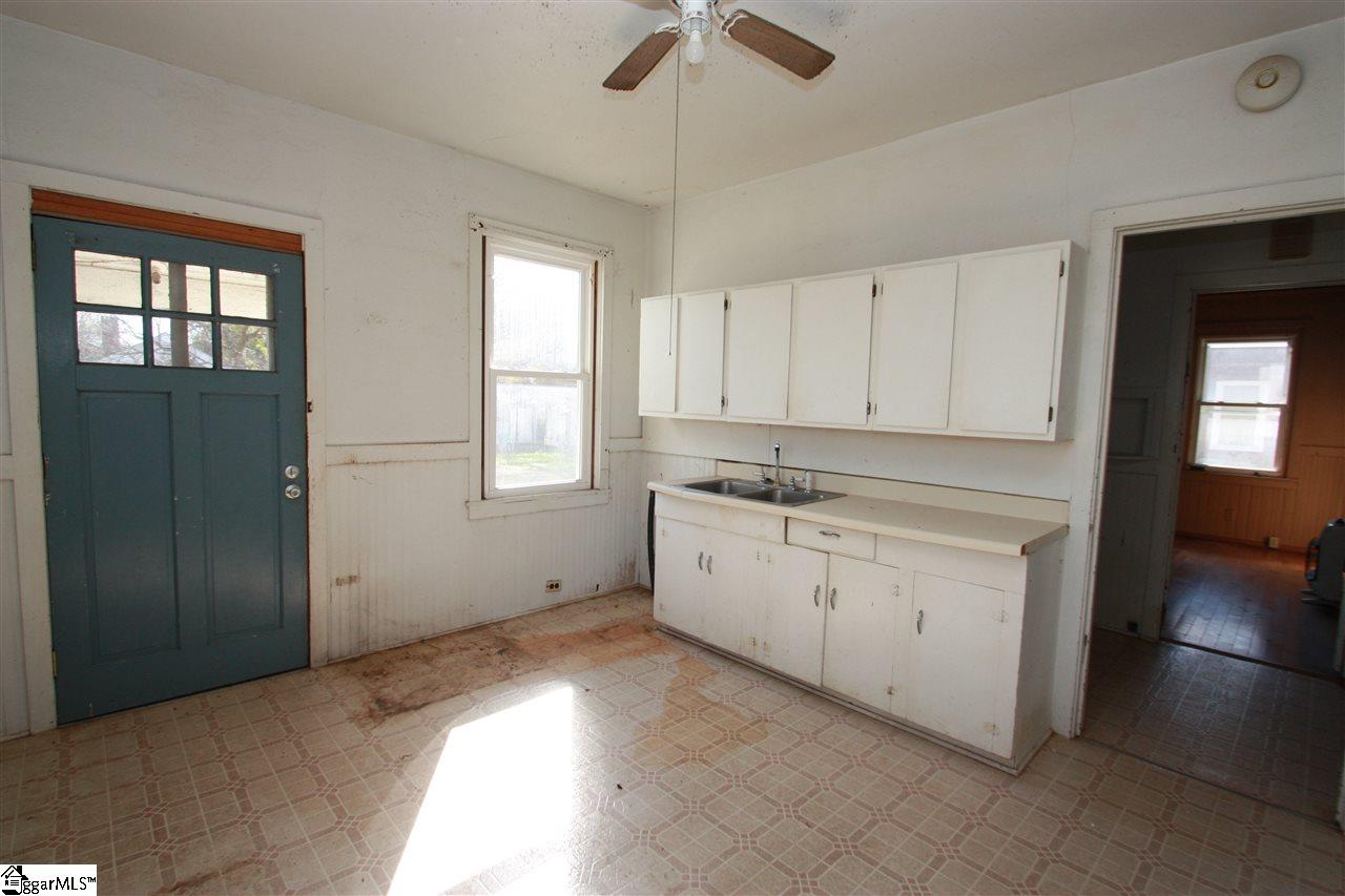 605 Milton Road Joanna, SC 29351 - Photo 10 of 28 Gallery Image 10
