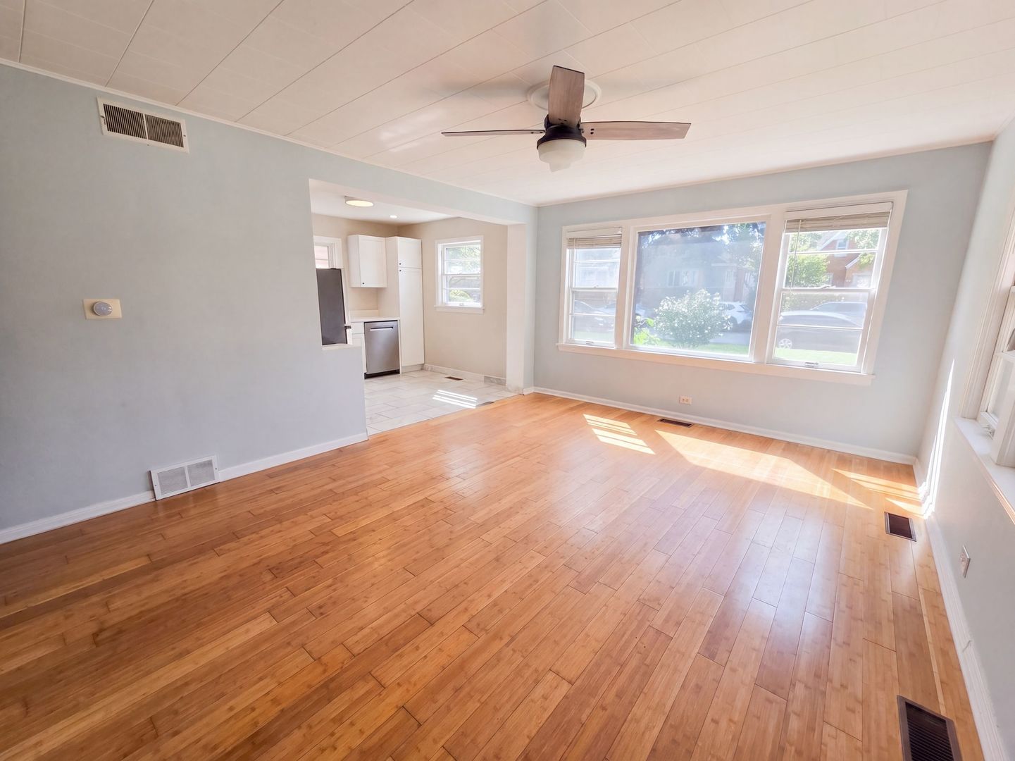 2339 Northgate Avenue Riverside, IL 60546 - Photo 4 of 18 Gallery Image 4