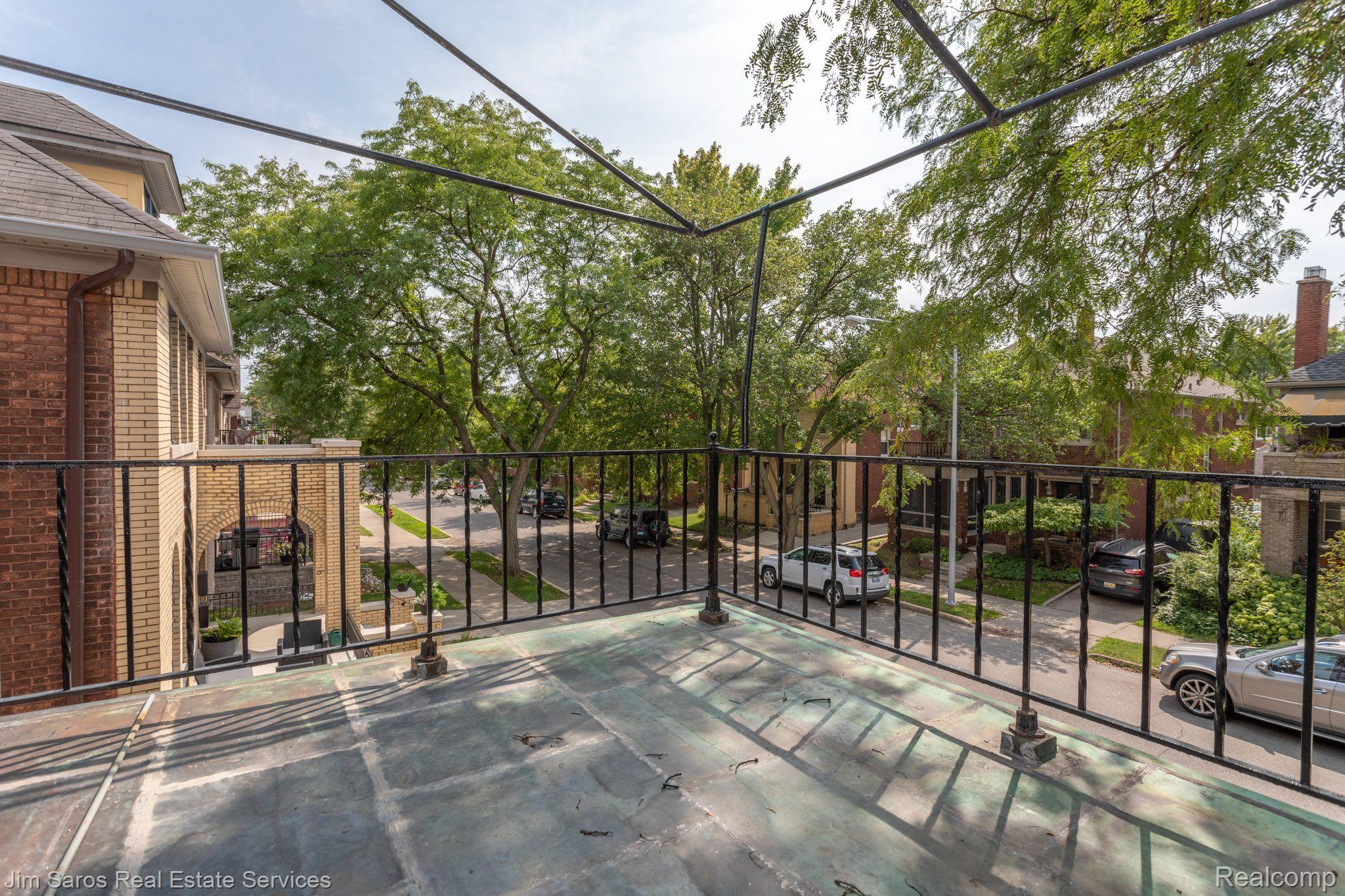 974 Nottingham Road Grosse Pointe, MI 48230 - Photo 3 of 18 upper unit balcony