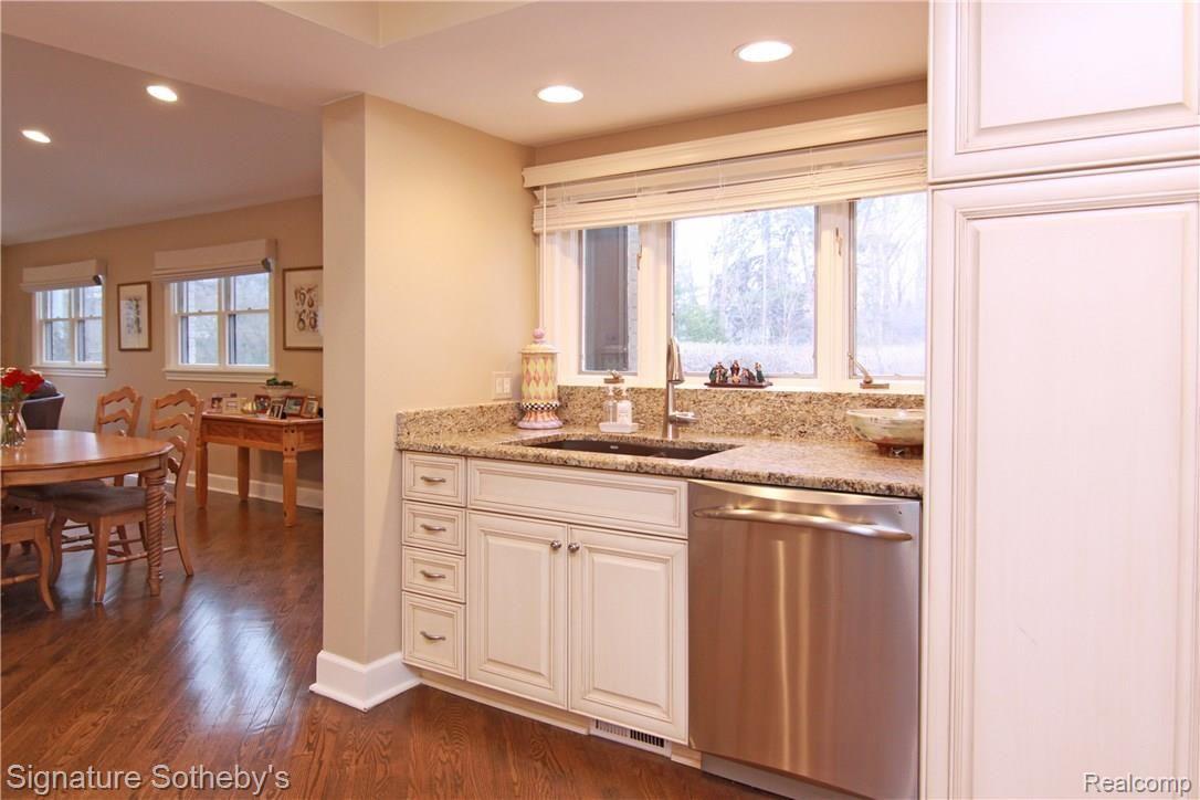 770 North Cranbrook Road Bloomfield Hills, MI 48301 - Photo 14 of 39 10.jpg