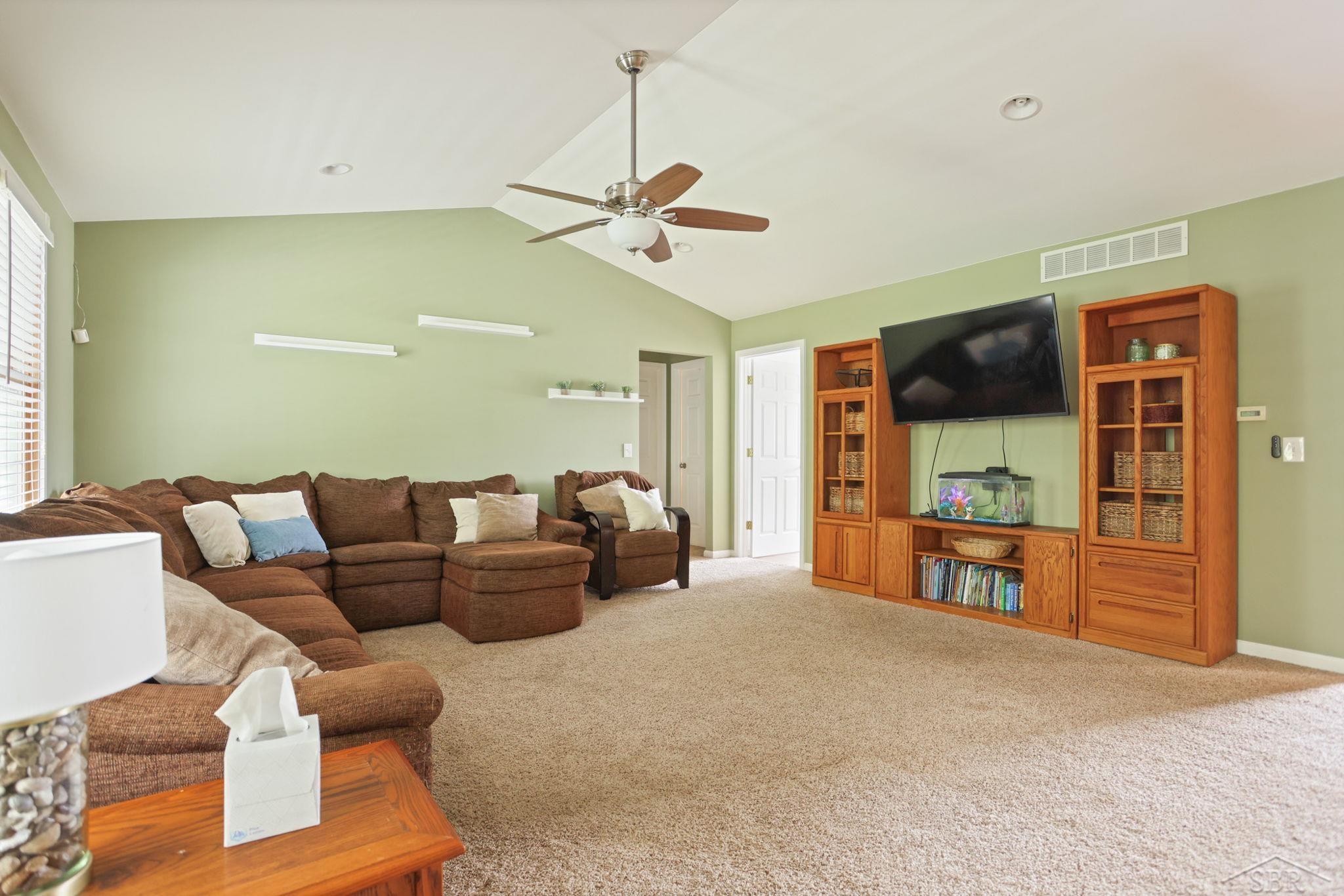 6115 North Belsay Road Flint, MI 48506 - Photo 3 of 36 50175188-cf480a8e-5269-4f5a-9ad7-e4c3556ab6de.JPG