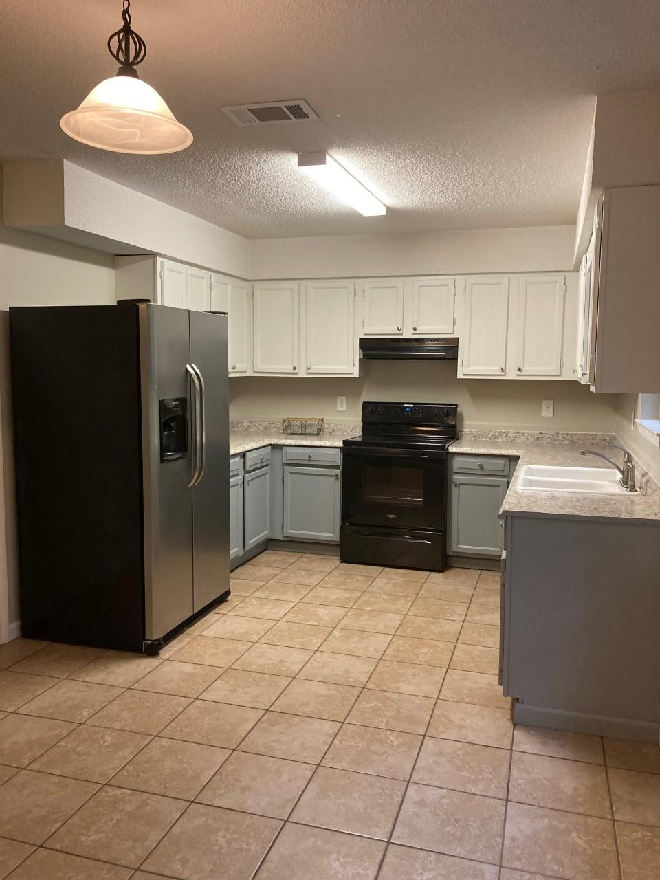 285 Willow Avenue Freeport, FL 32439 - Photo 5 of 10 285kit2