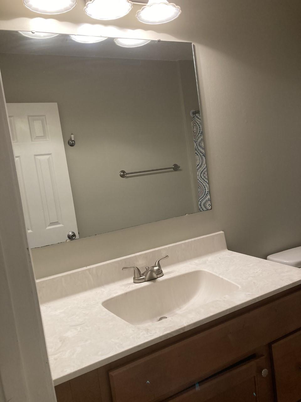 285 Willow Avenue Freeport, FL 32439 - Photo 8 of 10 285mainbath2