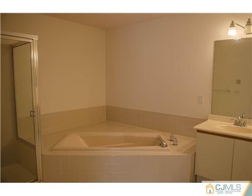 184 Nebula Road Piscataway, NJ 08854 - Photo 13 of 24