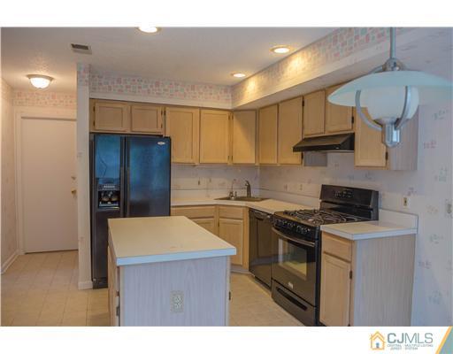 184 Nebula Road Piscataway, NJ 08854 - Photo 6 of 24