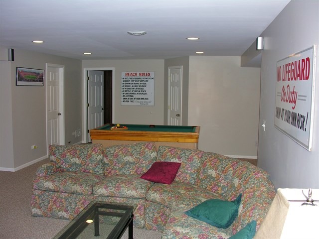 7209 Cornflower Way Spring Grove, IL 60081 - Photo 25 of 25 a living room with furniture