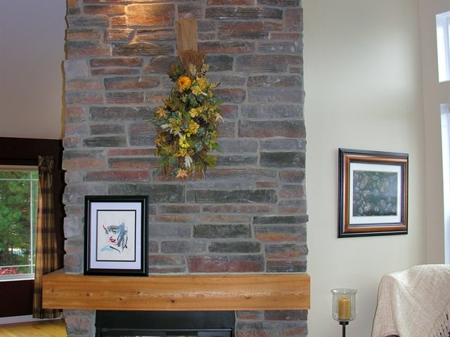 7209 Cornflower Way Spring Grove, IL 60081 - Photo 9 of 25 a wooden floor with a flower vase