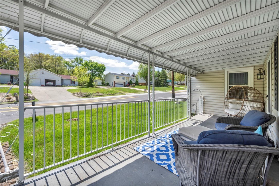 2669 Graham Road Stow, OH 44224 - Photo 4 of 29 Sunroom / solarium with a residential view