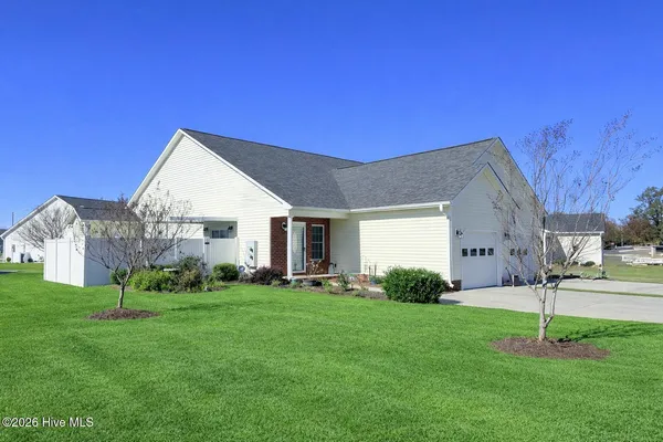 $215,000 | 2050 Briarwood Drive, Kinston, NC 28501