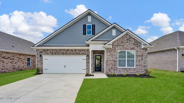 $344,990 | 63 Powell Place, Byhalia, MS 38611