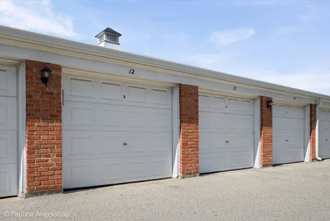 $230,000 | 540 Shorely Drive, Unit 104, Barrington, IL 60010