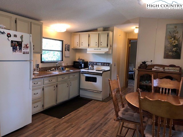 805 Coffey Road Linville, NC 28646 - Photo 12 of 20 Gallery Image 12
