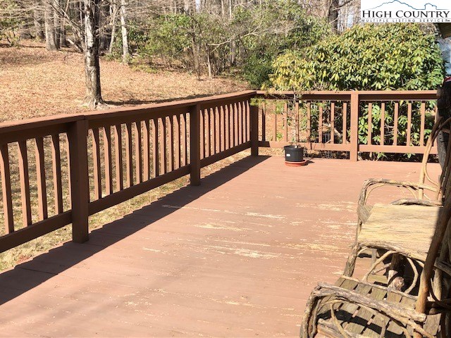 805 Coffey Road Linville, NC 28646 - Photo 6 of 20 Gallery Image 6
