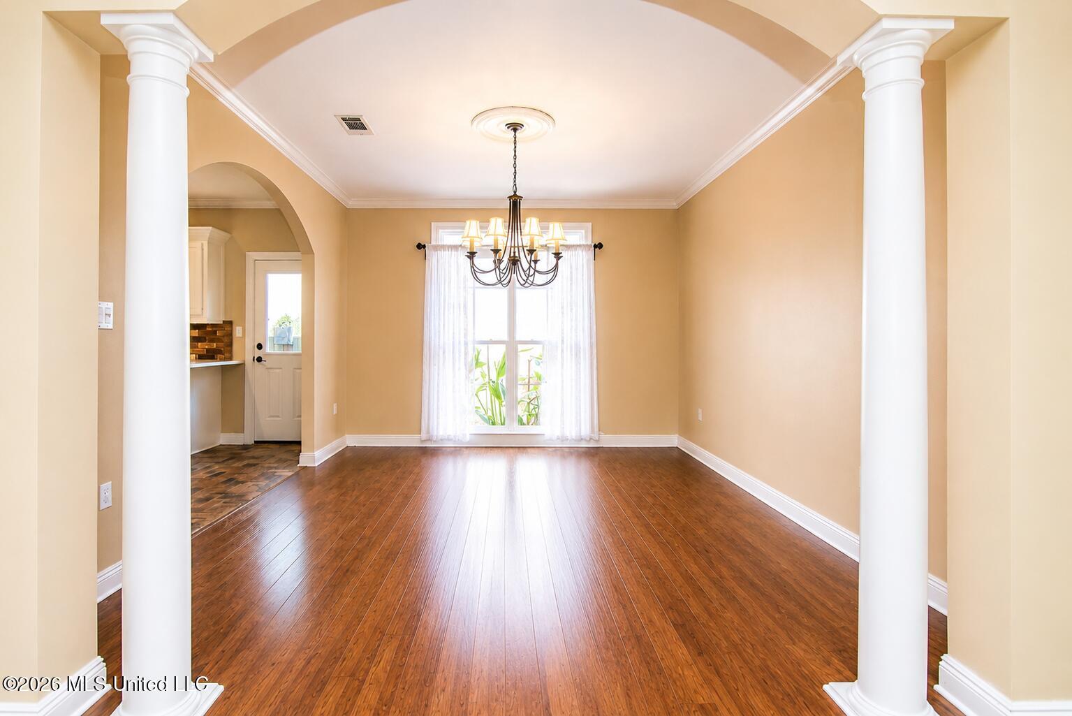 10 Moss Point Road Hattiesburg, MS 39402 - Photo 14 of 51 Dining room