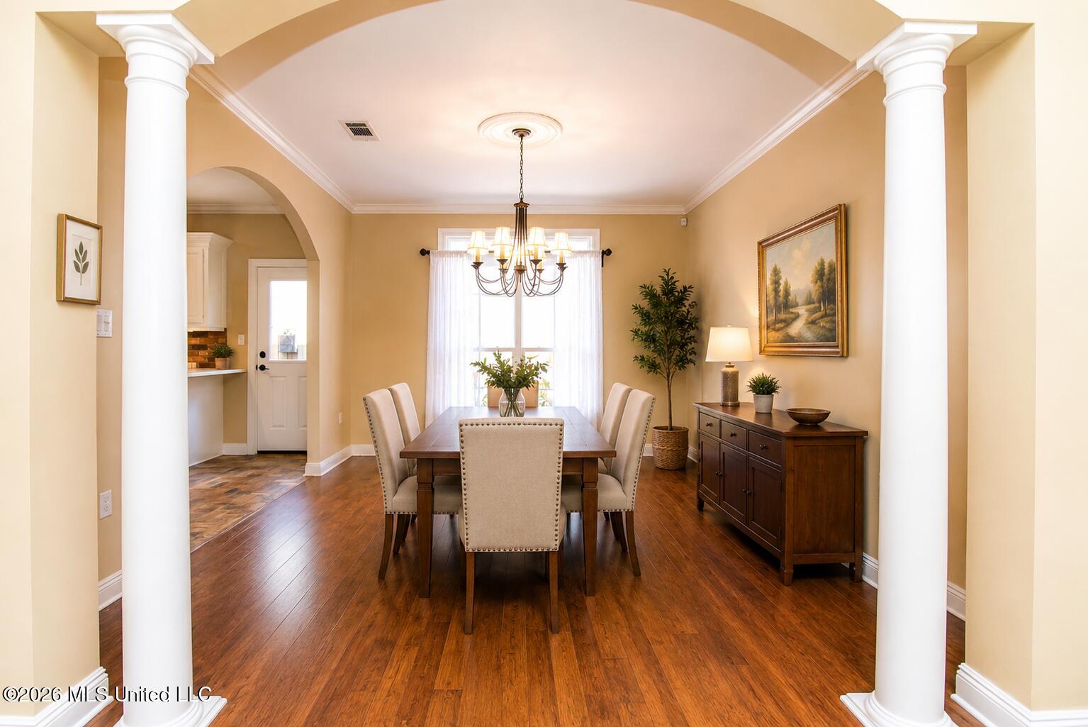 10 Moss Point Road Hattiesburg, MS 39402 - Photo 15 of 51 Dining room-Staged