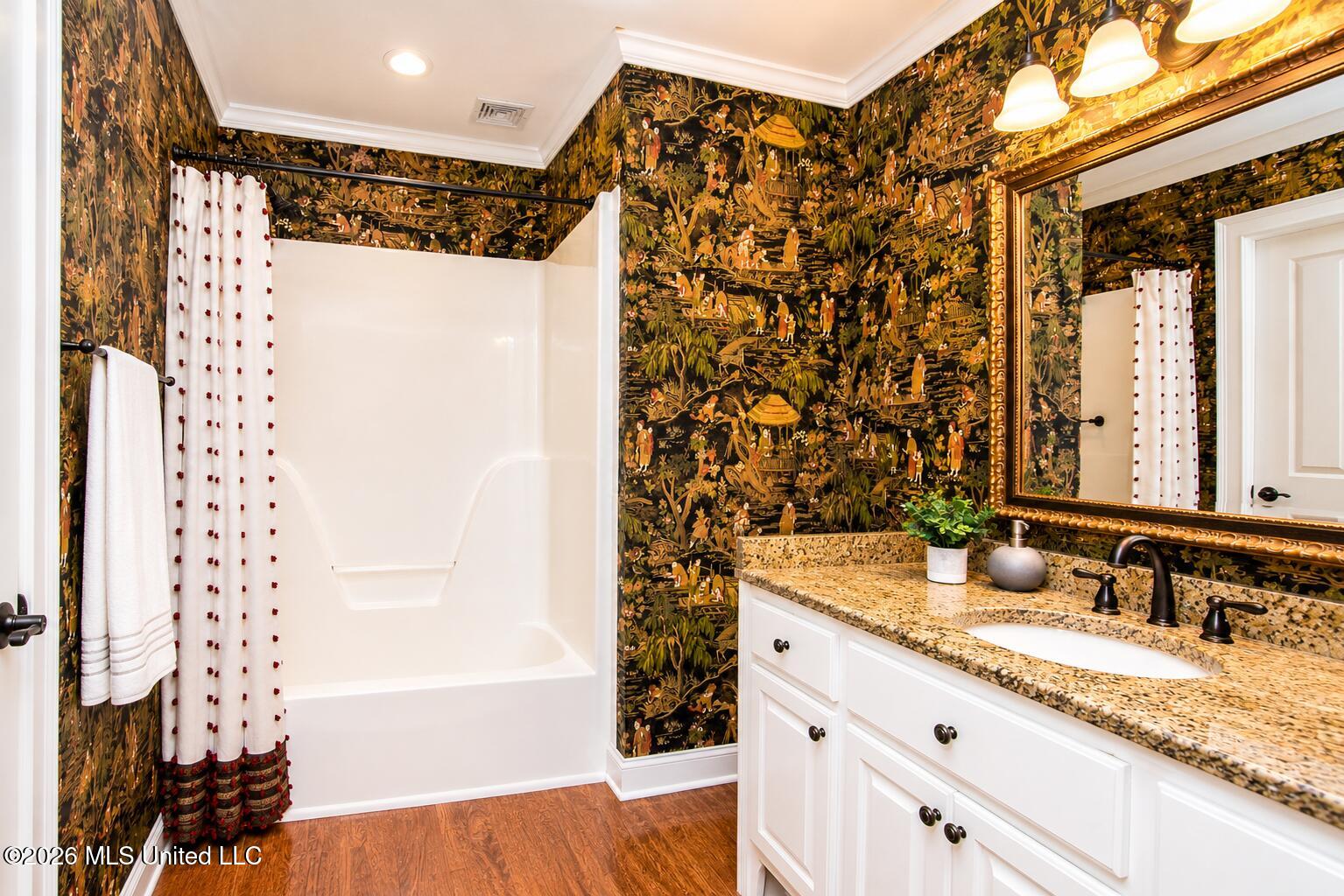 10 Moss Point Road Hattiesburg, MS 39402 - Photo 16 of 51 Bathroom 2