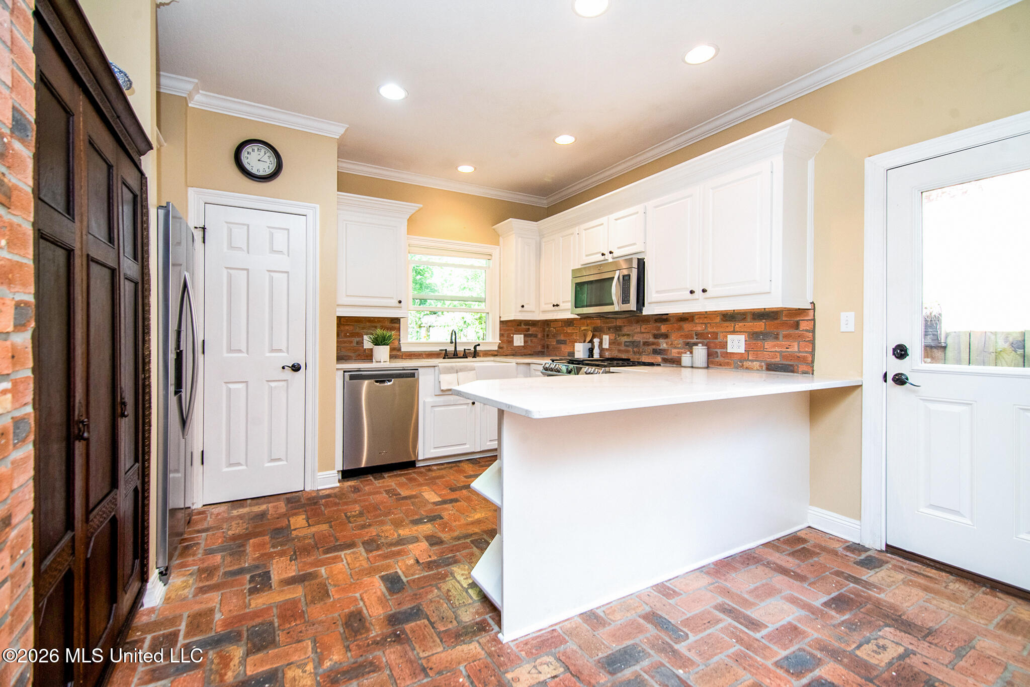 10 Moss Point Road Hattiesburg, MS 39402 - Photo 17 of 51 Kitchen
