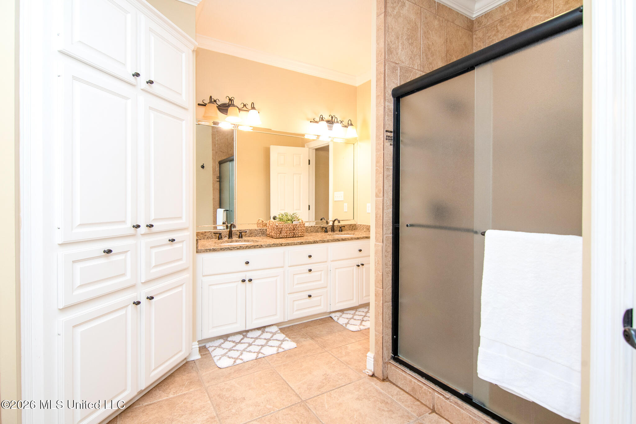 10 Moss Point Road Hattiesburg, MS 39402 - Photo 22 of 51 Master Bathroom