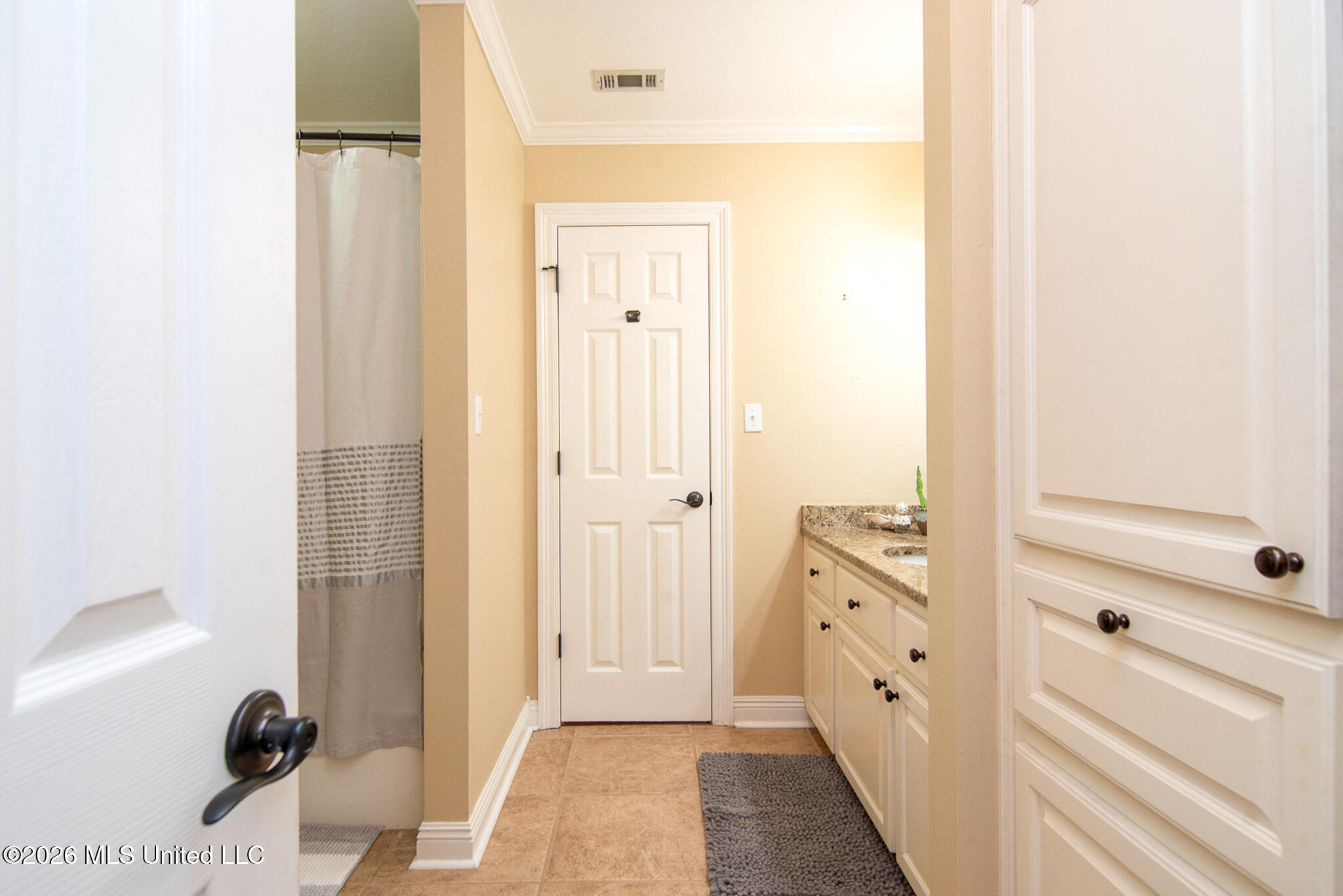 10 Moss Point Road Hattiesburg, MS 39402 - Photo 30 of 51 Bathroom 3