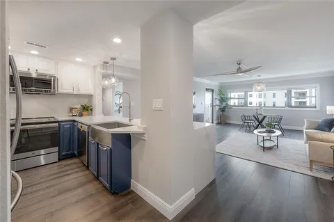 $575,000 | 4141 Bayshore Boulevard, Unit 1003, Tampa, FL 33611