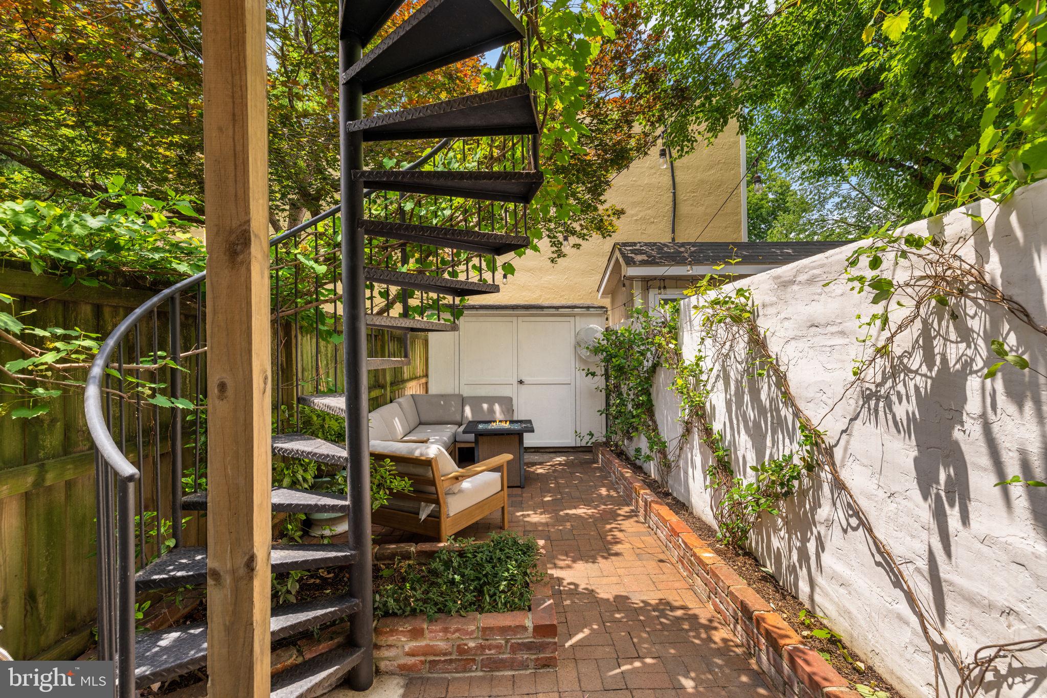 331 11th Street Southeast Washington, DC 20003 - Photo 15 of 32 Patio