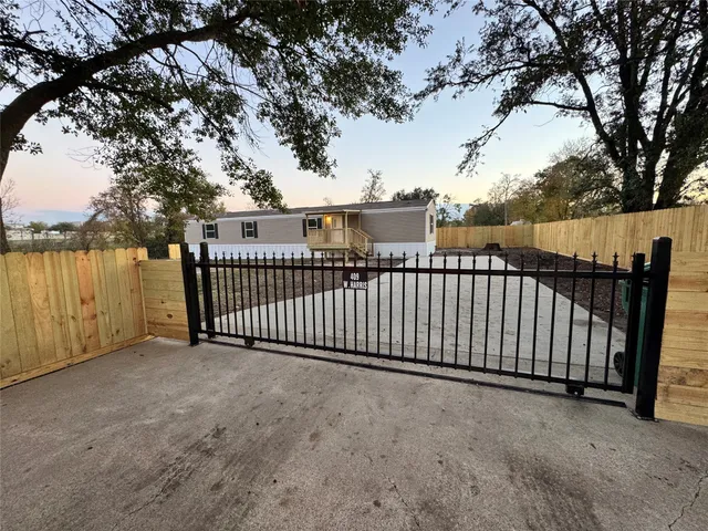 $249,999 | 409 West Harris Avenue, Pasadena, TX 77506