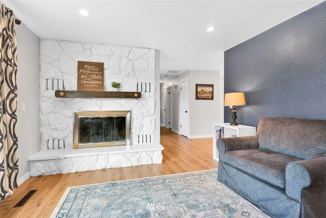 9273 Goodrich Road Southeast Moses Lake, WA 98837 - Photo 10 of 40 Gallery Image 10