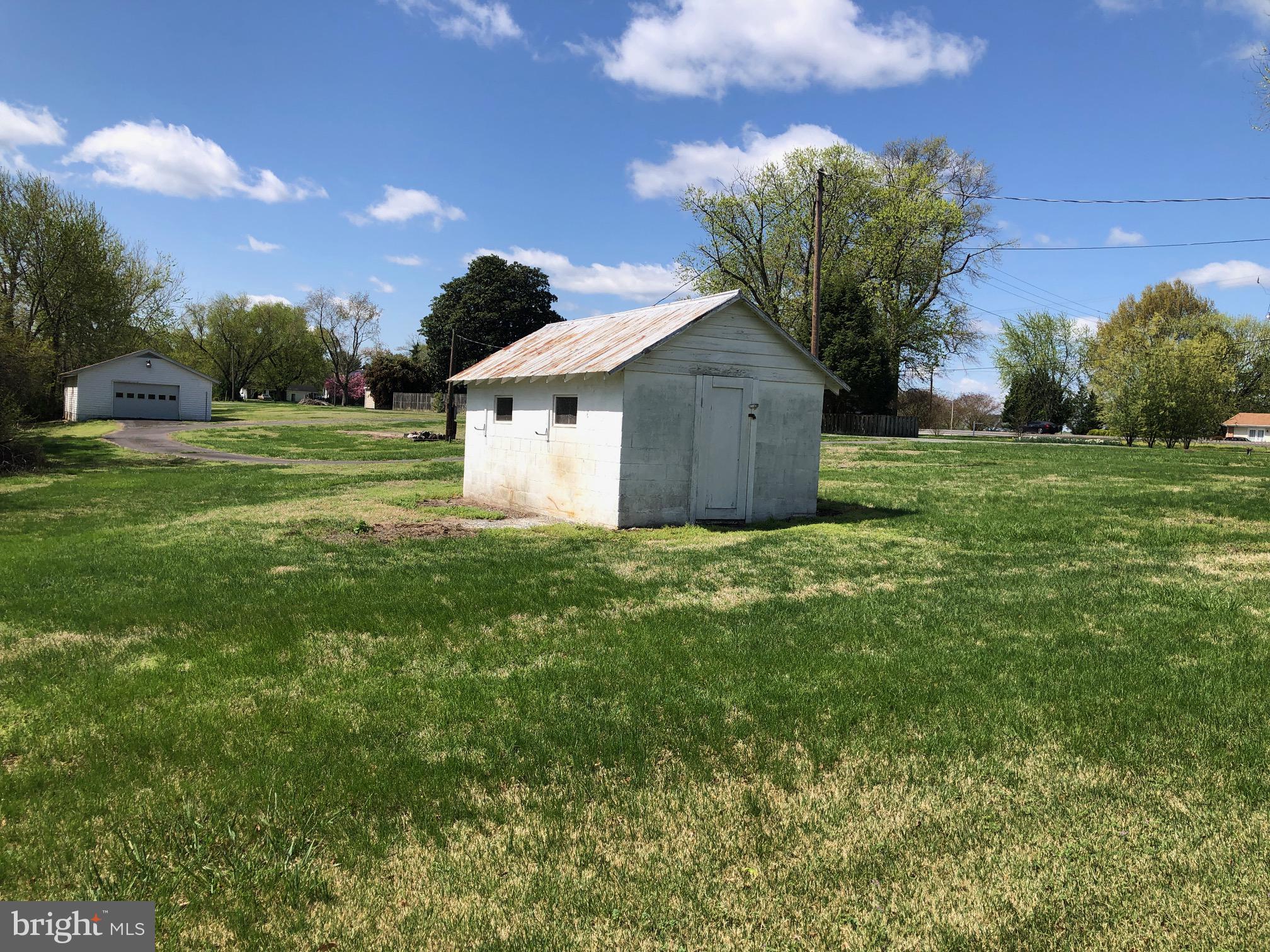 20618 Ridge Road Colonial Beach, VA 22443 - Photo 25 of 25 a front view of a house with garden