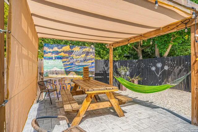 a view of outdoor space