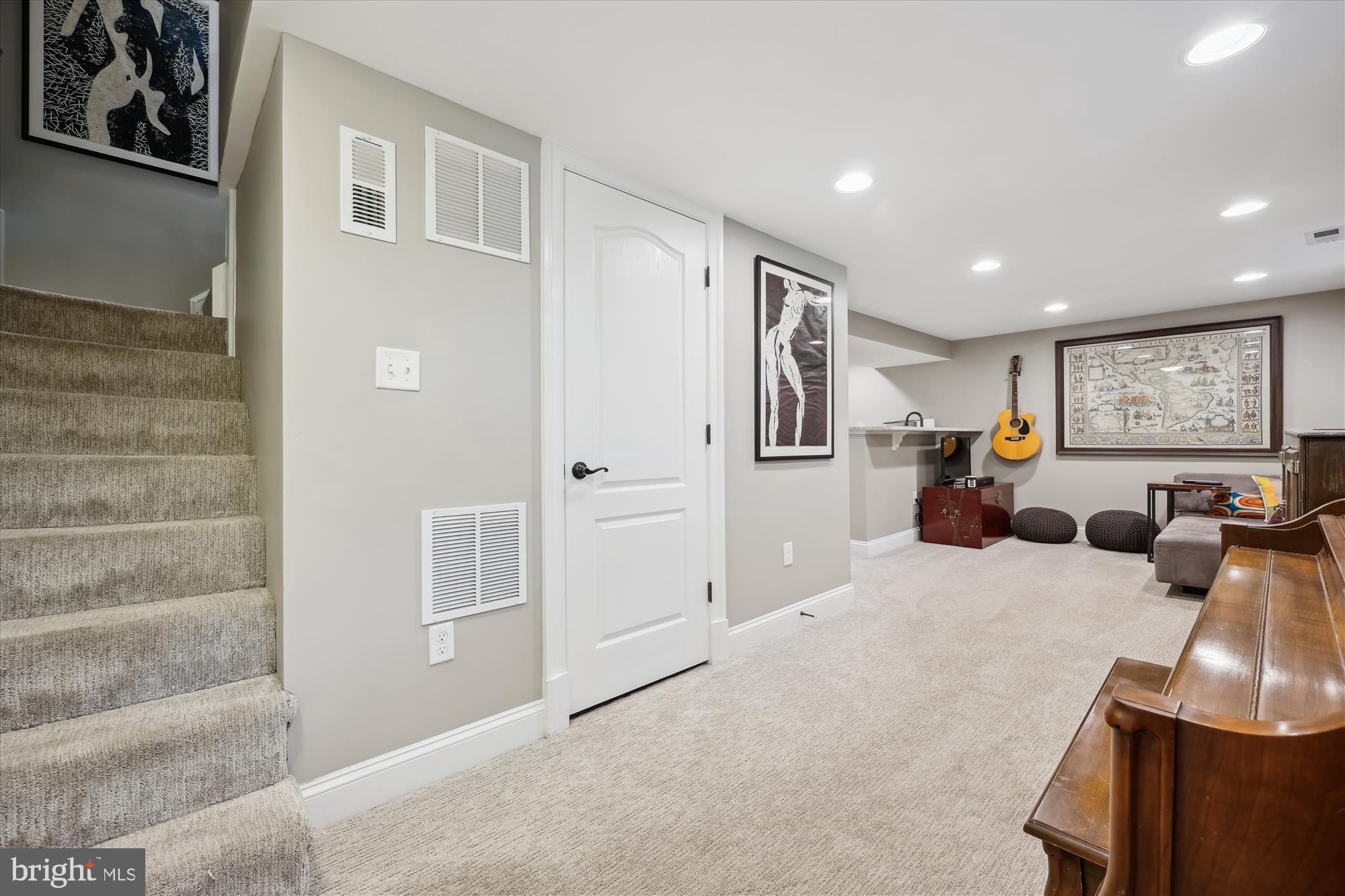 8103 Piney Branch Road Silver Spring, MD 20910 - Photo 25 of 42 a very nice looking room with a couch
