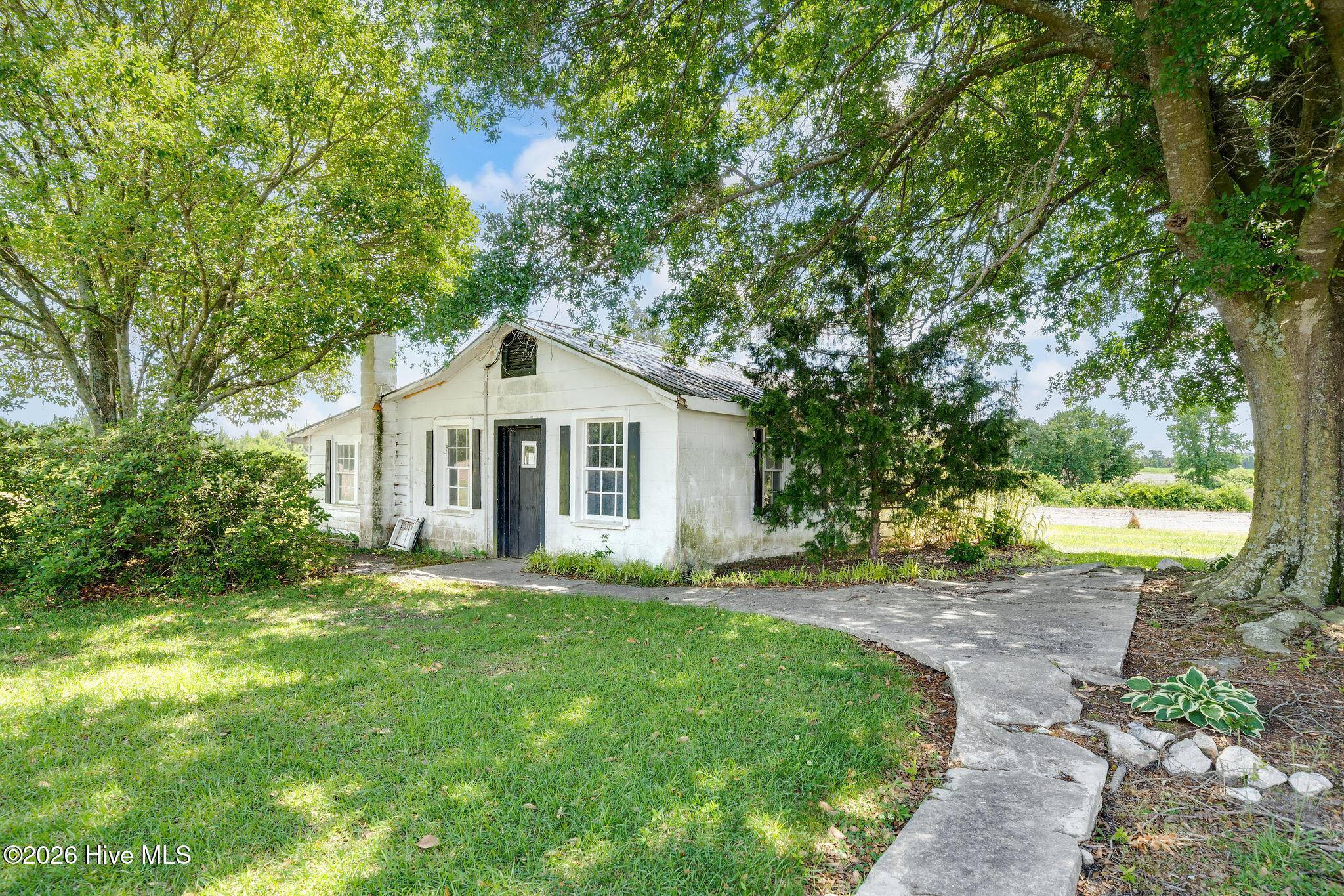 1352 Cornwallis Road Rose Hill, NC 28458 - Photo 5 of 42
