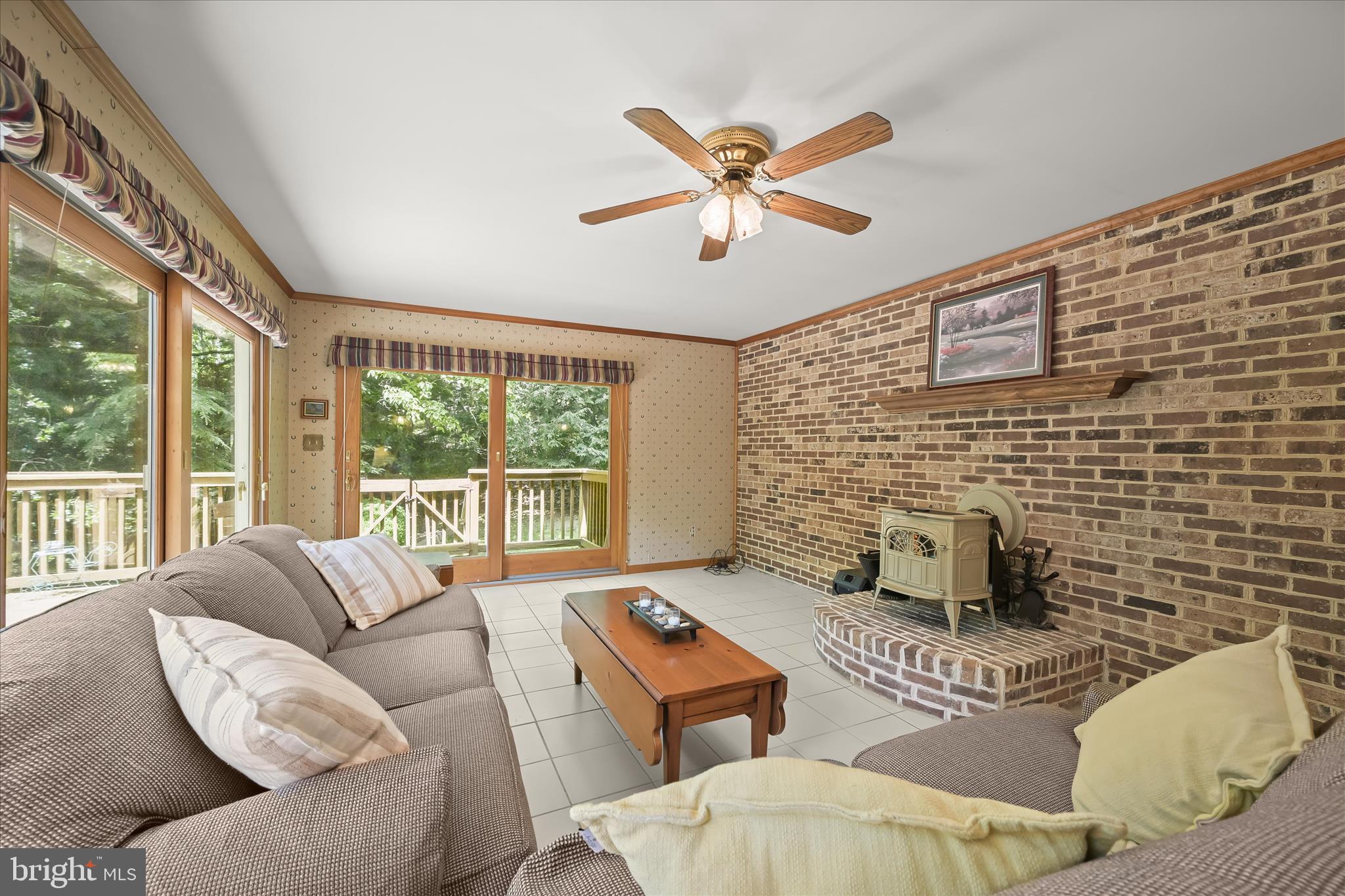 3391 Salem Bottom Road Westminster, MD 21157 - Photo 30 of 82 Family Room