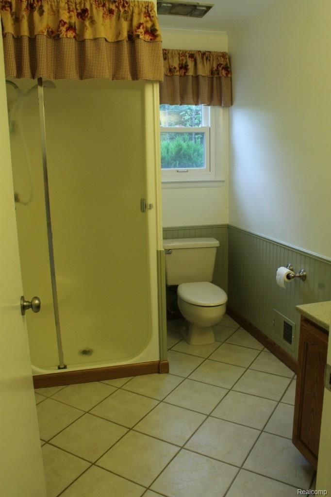 6544 General Squier Road Almont, MI 48003 - Photo 36 of 53 Second full bathroom on main floor.