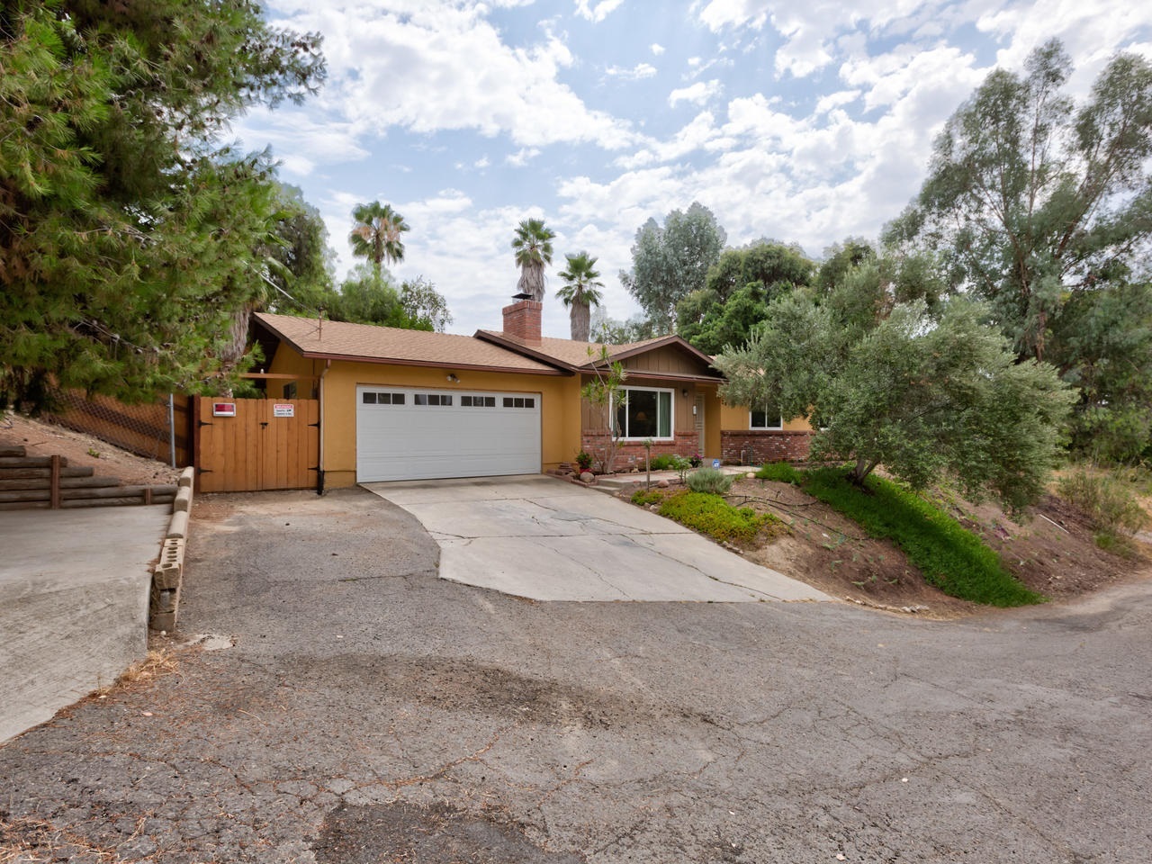 2871 Helix Street Spring Valley, CA 91977 - Photo 2 of 20