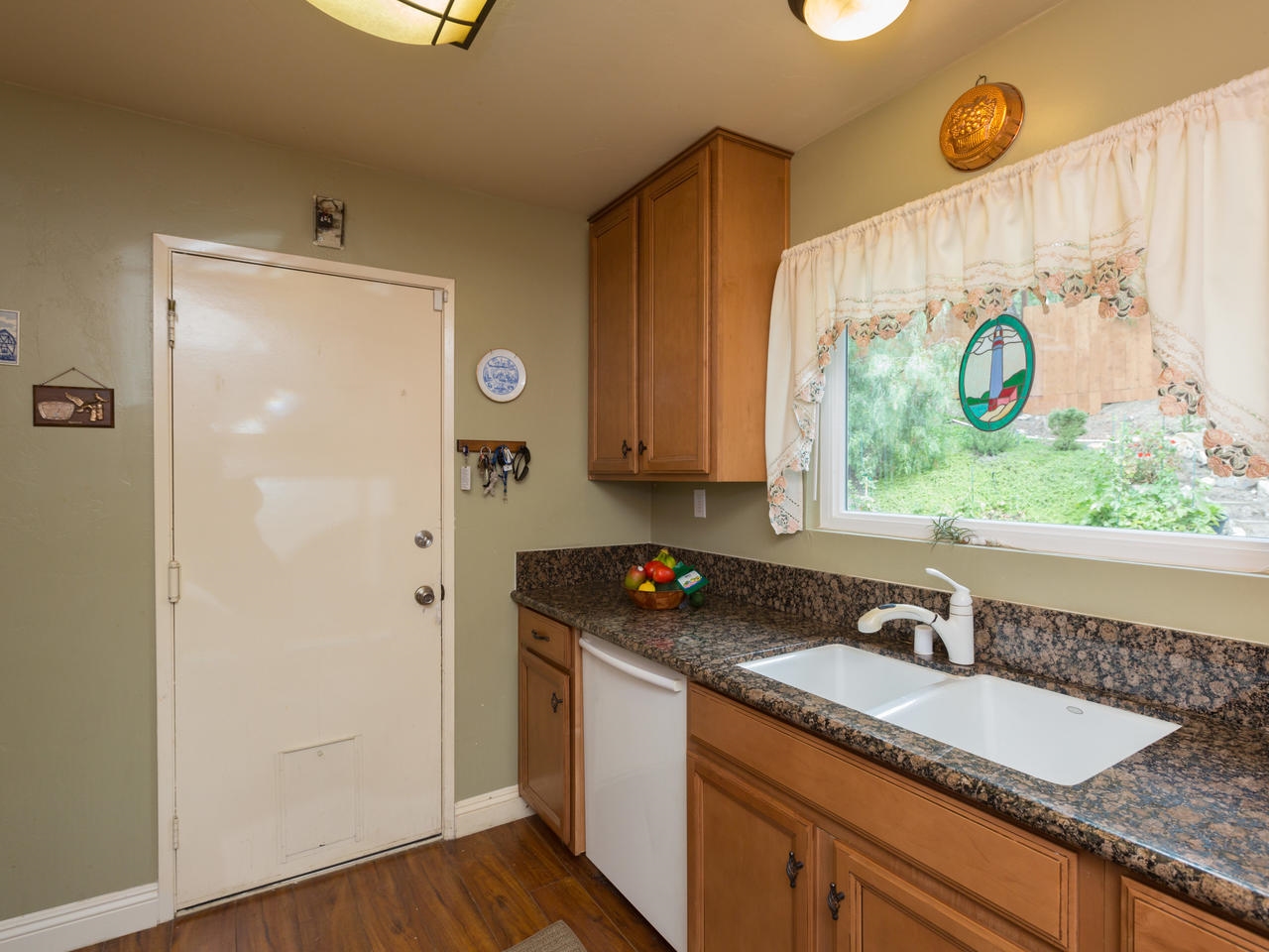 2871 Helix Street Spring Valley, CA 91977 - Photo 7 of 20